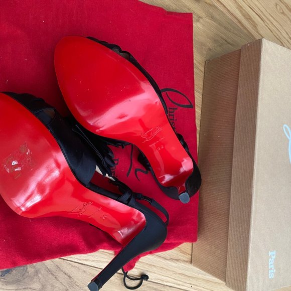 Vintage, Never-worn Louboutin Pumps - Picture 3 of 3